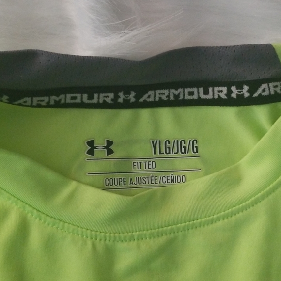 Under Armour Fitted Heat Gear Shirt - Picture 2 of 2